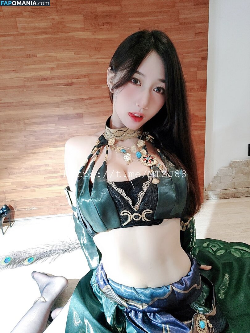 lumanyu2233 Nu OnlyFans  Photo fuitée #2