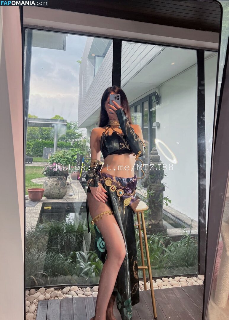 lumanyu2233 Nu OnlyFans  Photo fuitée #8
