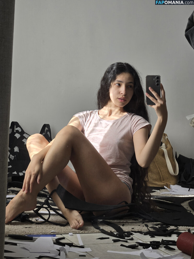 Luna Myosotis / LunaMyosotis Nu OnlyFans  Photo fuitée #4