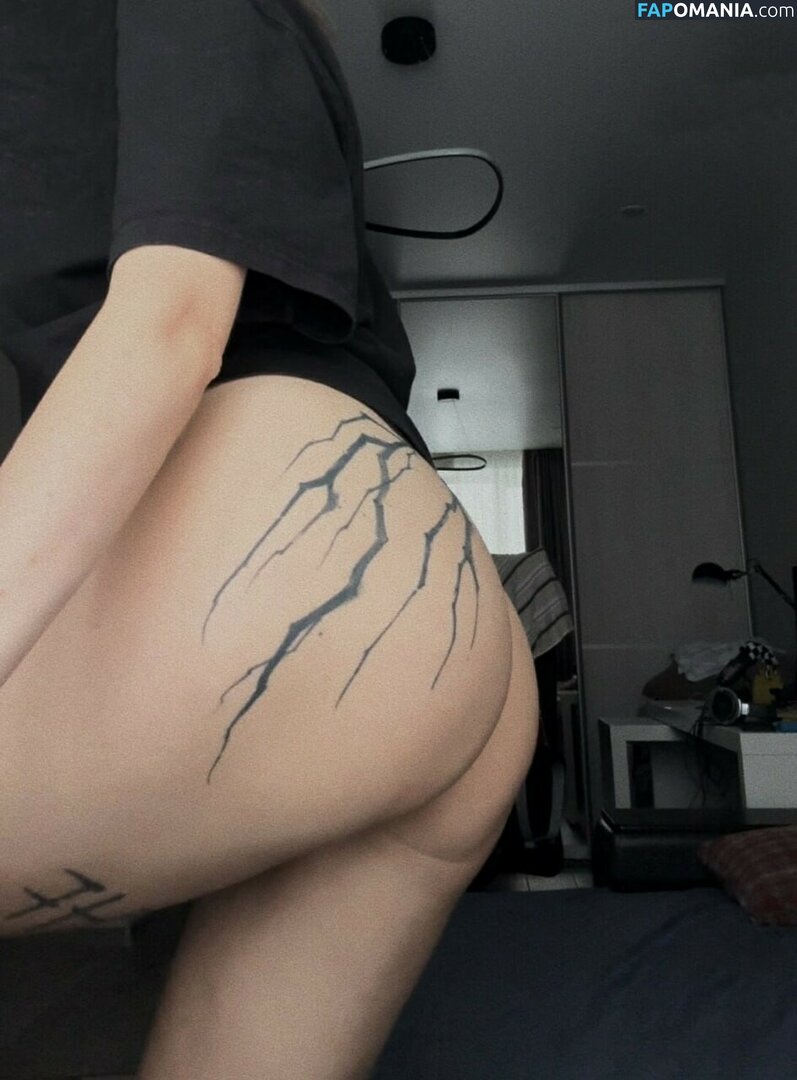 KYXNYA / lyasheva Nu OnlyFans  Photo fuitée #22