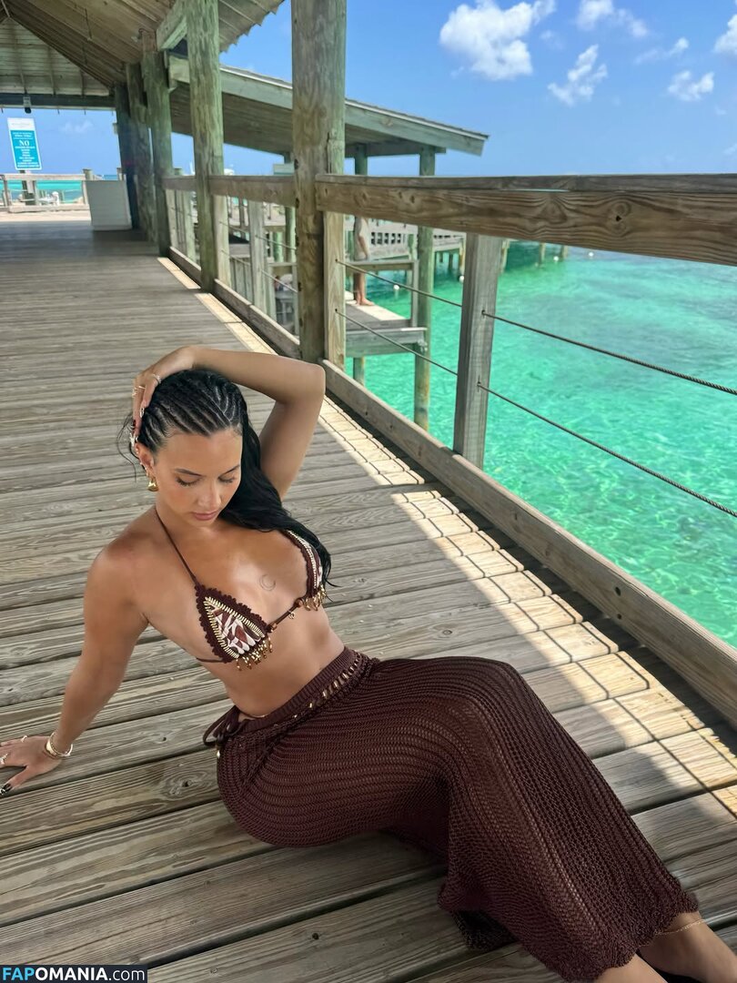 Lynn Kainoa / lynn.kainoa Nu OnlyFans  Photo fuitée #7