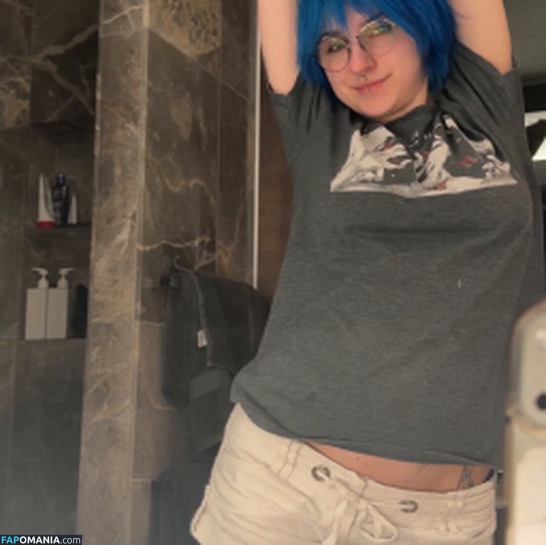 Lyra Crow / lyracr0w0 Nu OnlyFans  Photo fuitée #78