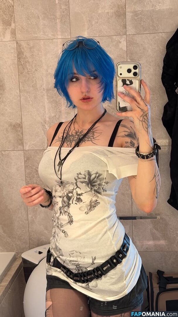 Lyra Crow / lyracr0w0 Nu OnlyFans  Photo fuitée #83