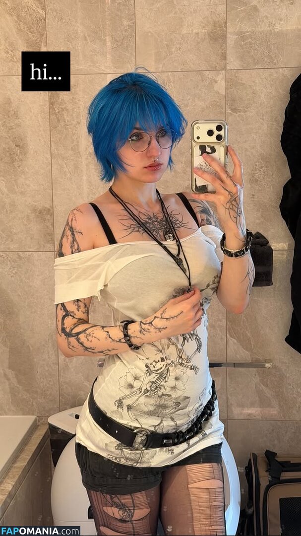 Lyra Crow / lyracr0w0 Nu OnlyFans  Photo fuitée #84