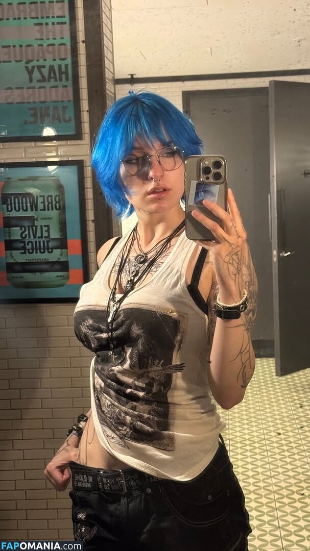 Lyra Crow / lyracr0w0 Nu OnlyFans  Photo fuitée #87