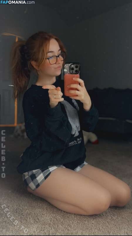 Lyssaurora / https: Nu OnlyFans  Photo fuitée #360