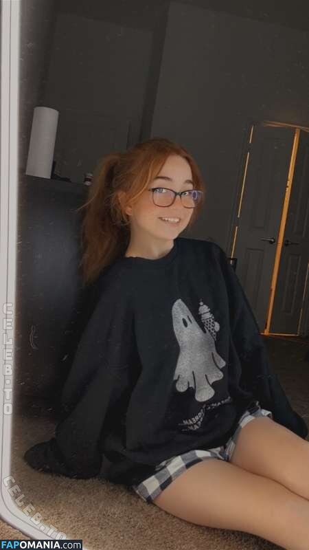 Lyssaurora / https: Nu OnlyFans  Photo fuitée #361