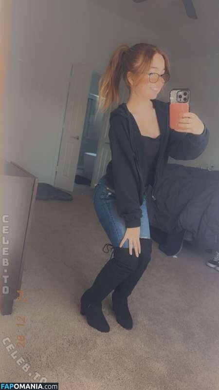 Lyssaurora / https: Nu OnlyFans  Photo fuitée #380