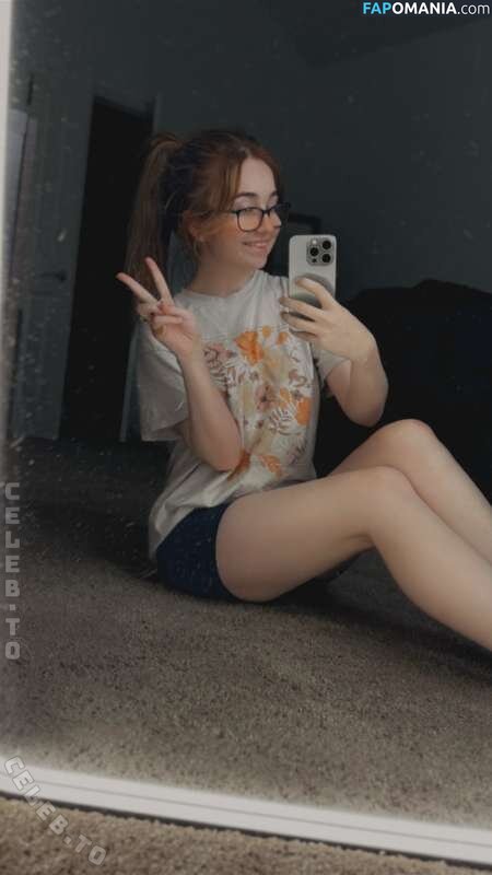 Lyssaurora / https: Nu OnlyFans  Photo fuitée #427