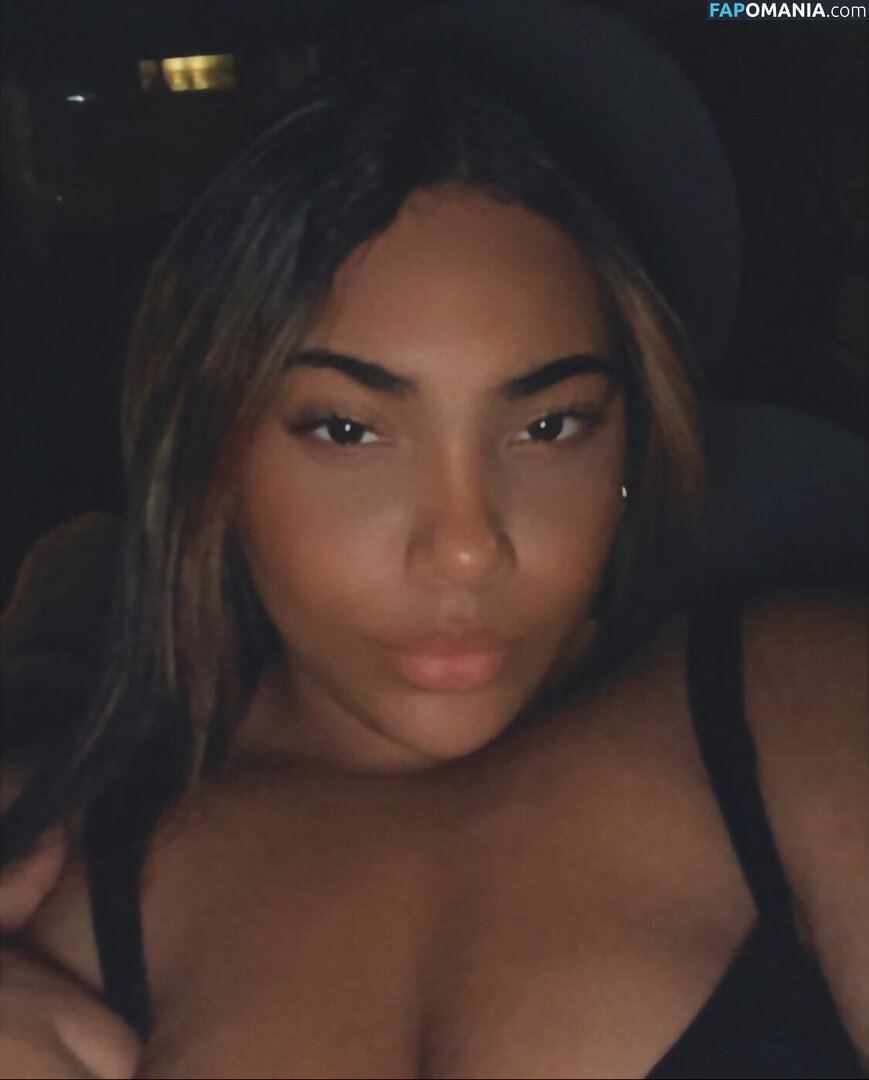 m.ariaher_ Nu OnlyFans  Photo fuitée #1