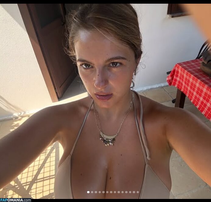 Madda Alberani / maudalein Nu OnlyFans  Photo fuitée #1