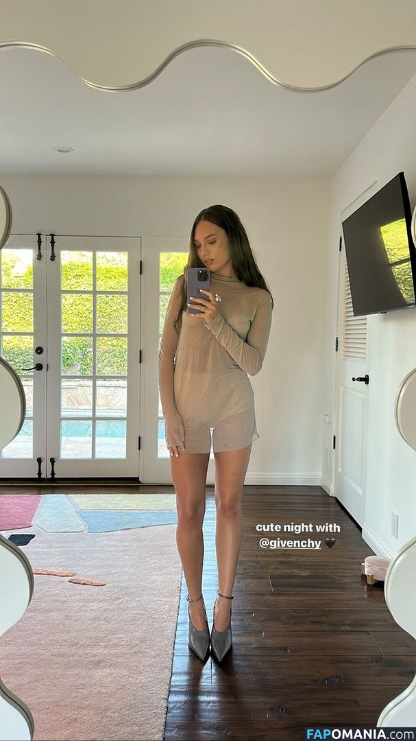 Maddie Ziegler / maddieziegler Nu OnlyFans  Photo fuitée #9