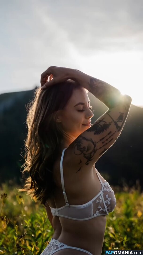 Maddison Noel / maddison.noel / madinoelll Nu OnlyFans  Photo fuitée #23