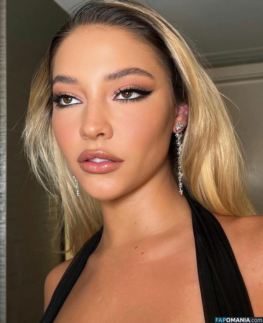 Madelyn Cline / madelyncline Nu OnlyFans  Photo fuitée #269