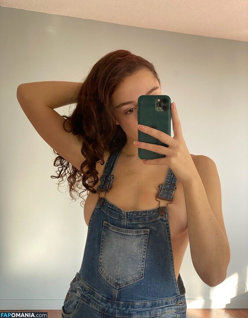 Mademoiselle Oz / MlleOz / https: / mademoiselleoz / samiaoz Nu OnlyFans  Photo fuitée #2