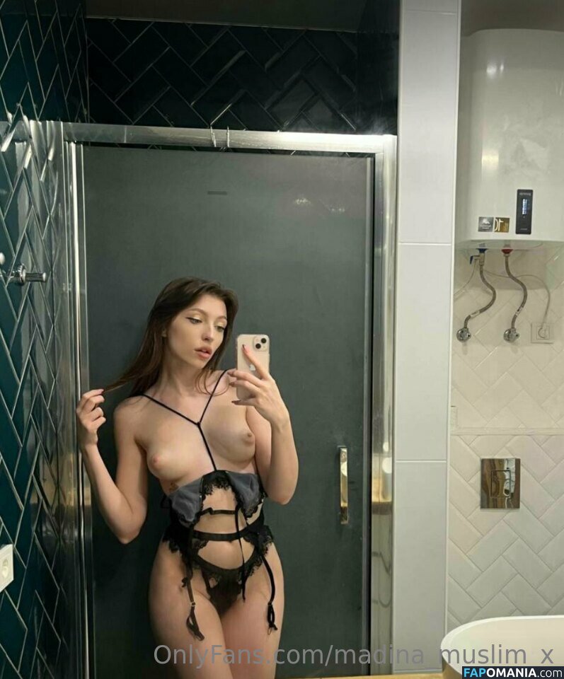 madina_muslim_x / u__m__x Nu OnlyFans  Photo fuitée #15