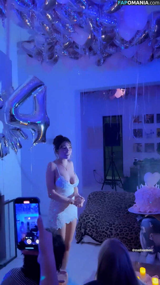Madison Beer / madisonbeer Nu OnlyFans  Photo fuitée #90