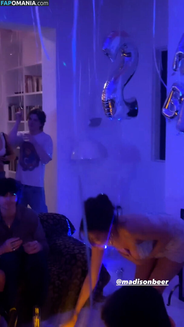 Madison Beer / madisonbeer Nu OnlyFans  Photo fuitée #93