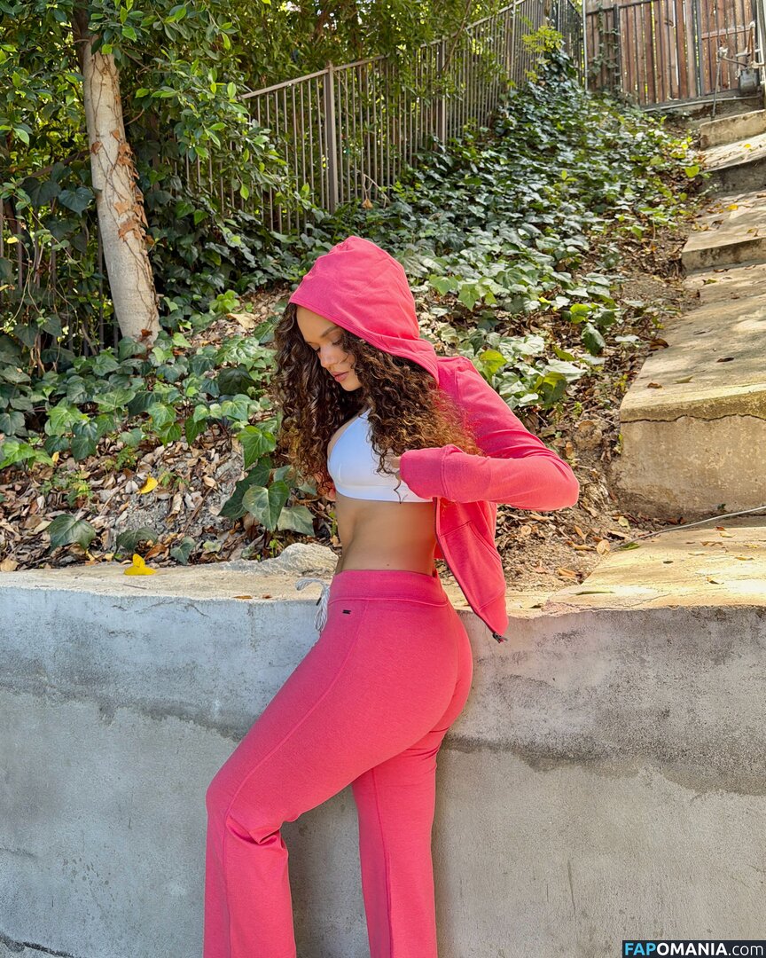 Madison Pettis / madisonpettis Nu OnlyFans  Photo fuitée #577