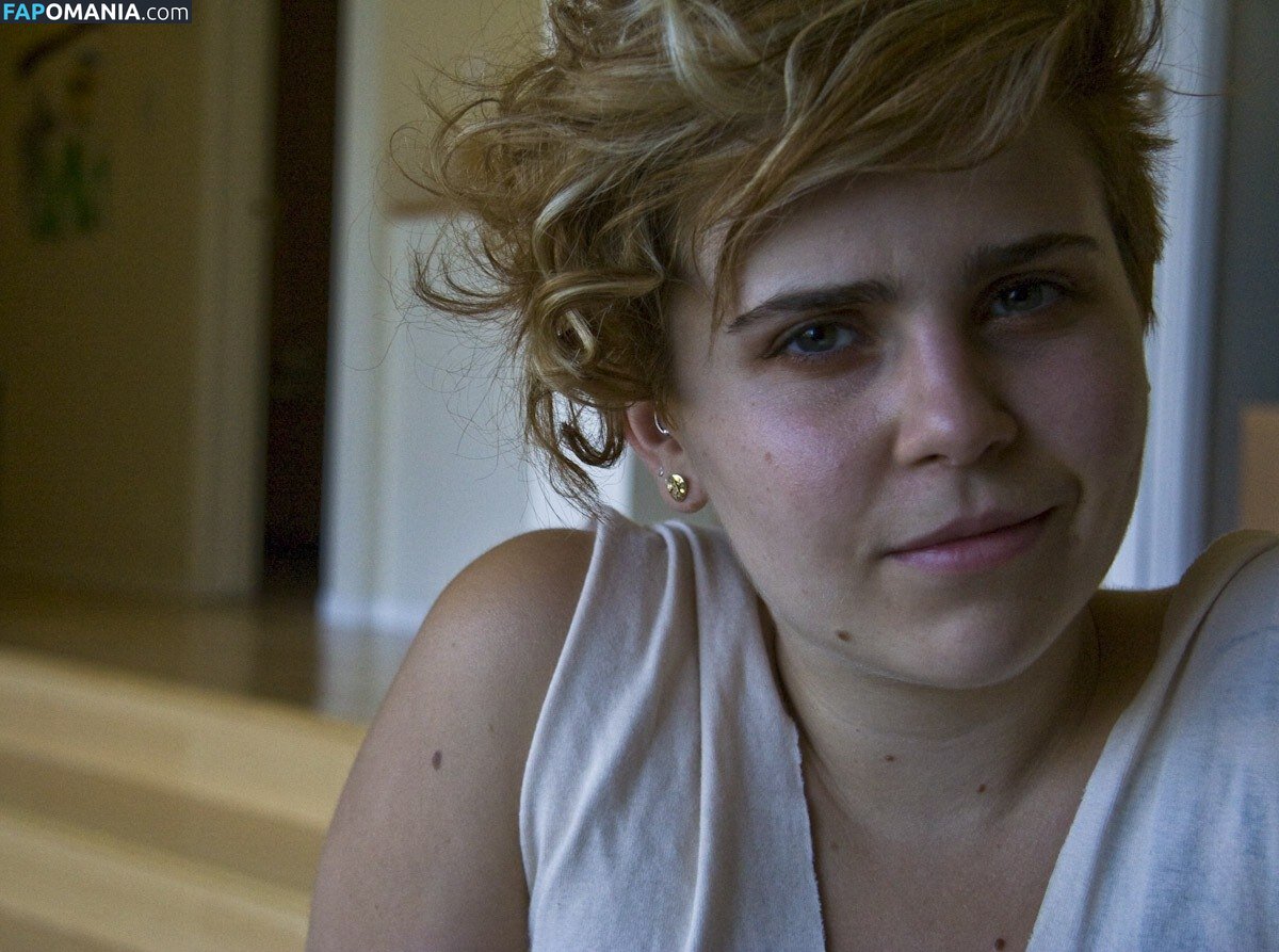 Mae Whitman / mistergarf Nu OnlyFans  Photo fuitée #5