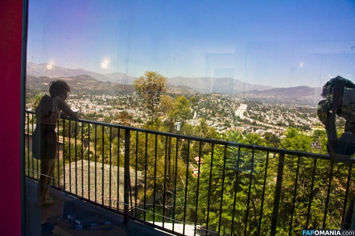 Mae Whitman / mistergarf Nu OnlyFans  Photo fuitée #10