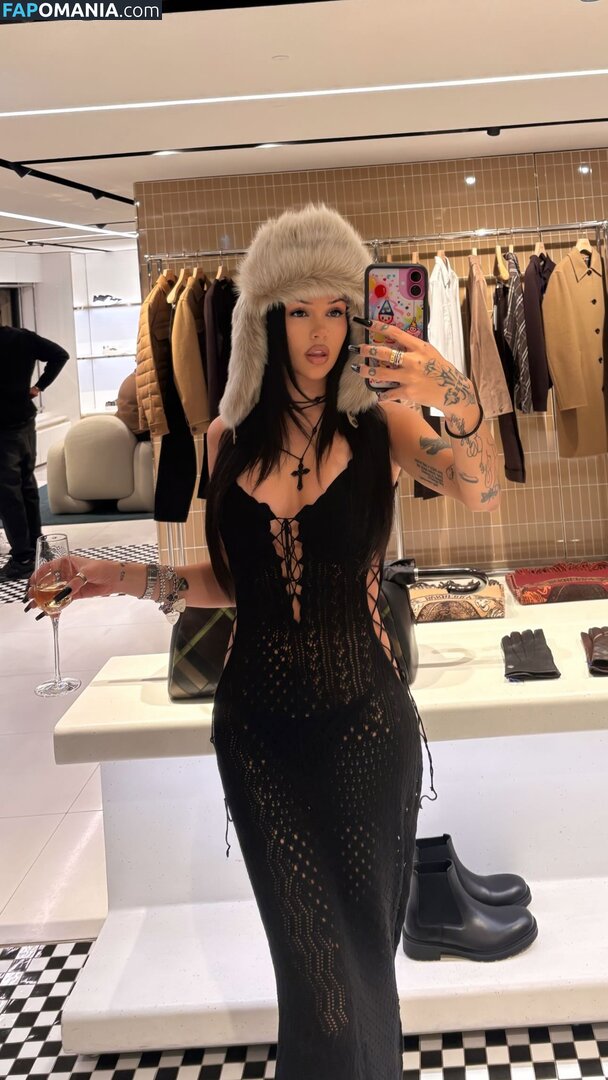 Maggie Lindemann / MaggieLindemann / alienme0w Nu OnlyFans  Photo fuitée #236