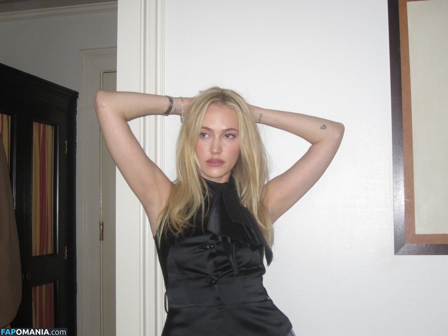 Maika Monroe / maikamonroe Nu OnlyFans  Photo fuitée #18