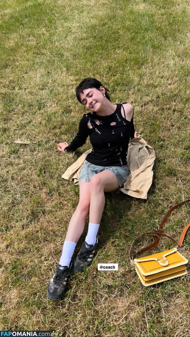 Maisie Williams Nu Photo fuitée #12
