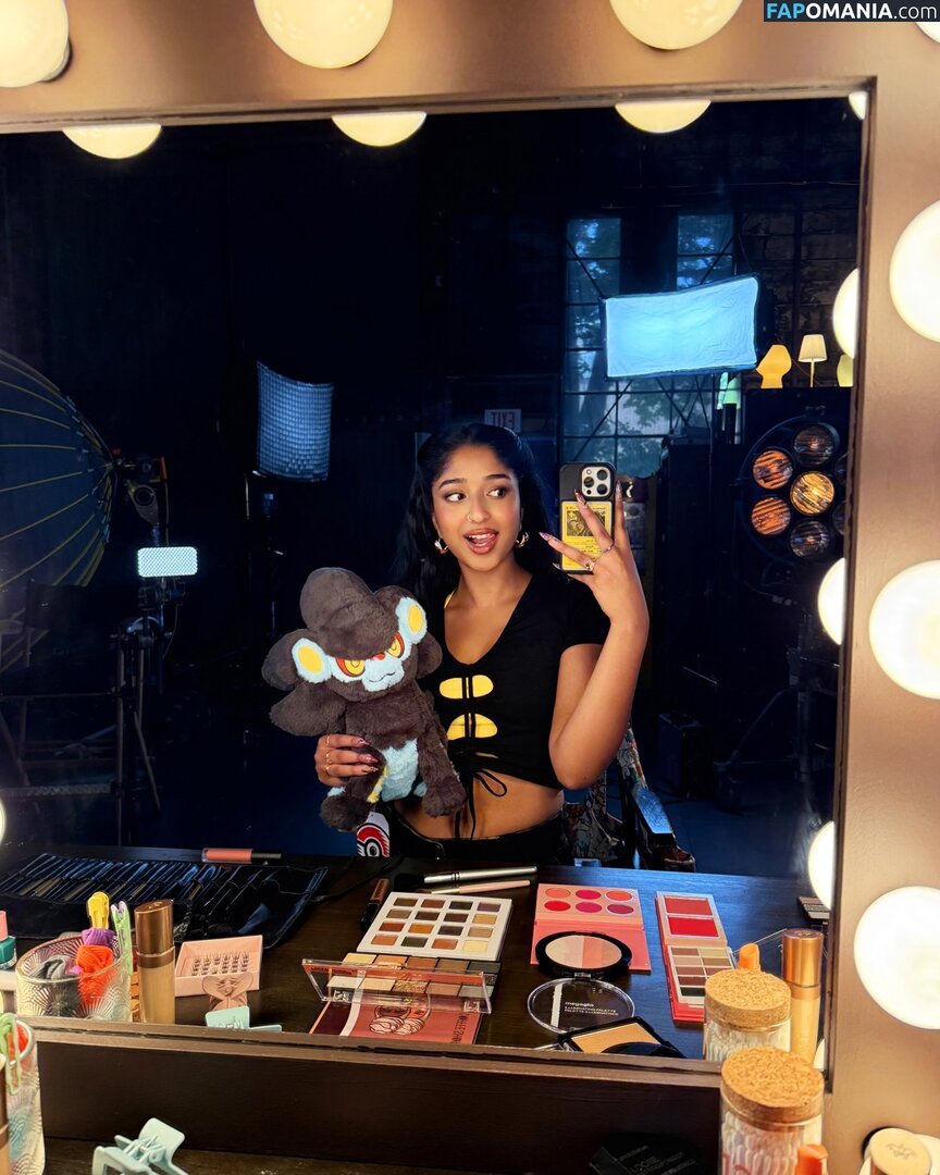 Maitreyi Ramakrishnan / maitreyiramakrishnan / ramakrishnannn Nu OnlyFans  Photo fuitée #2