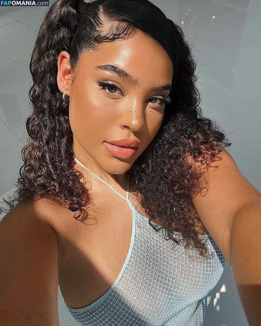 Malaika Terry / malaikaterry / malaikaterryy Nu OnlyFans  Photo fuitée #387