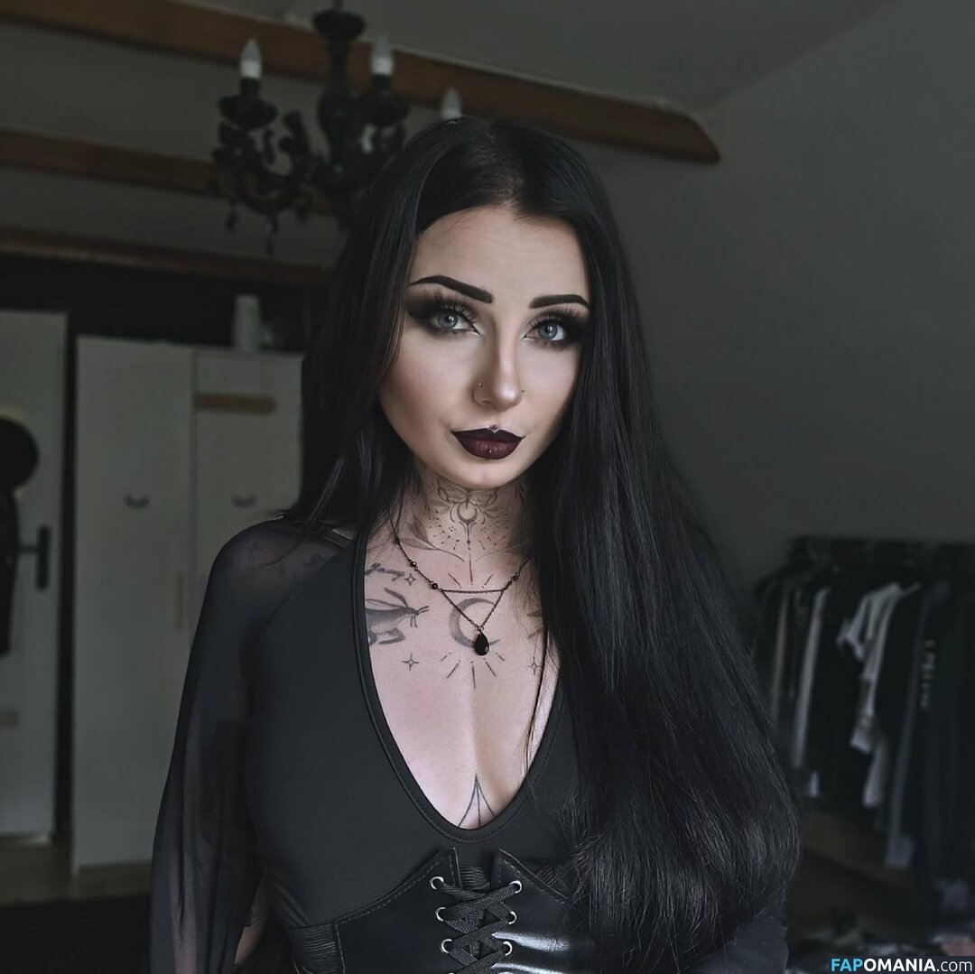 Marciasrarcia / Marta M. Nu OnlyFans  Photo fuitée #1