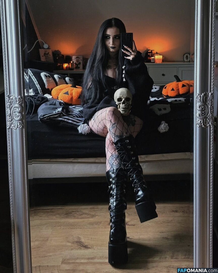 Marciasrarcia / Marta M. Nu OnlyFans  Photo fuitée #4