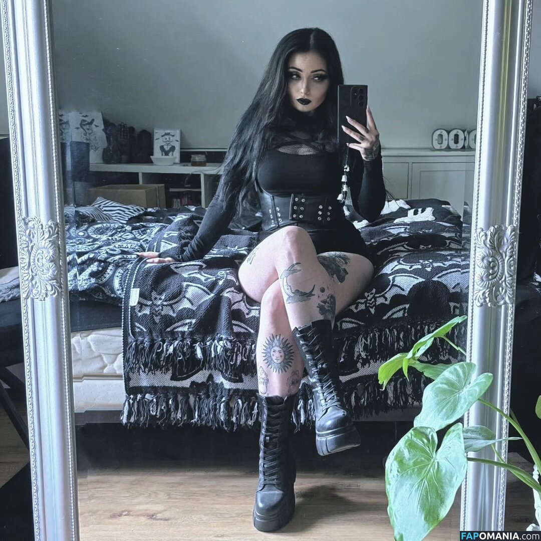 Marciasrarcia / Marta M. Nu OnlyFans  Photo fuitée #12