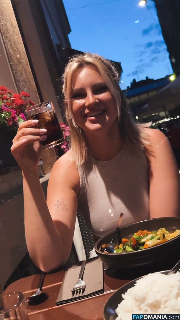 Maren Wolf / jellwolffree / marenwolf Nu OnlyFans  Photo fuitée #195