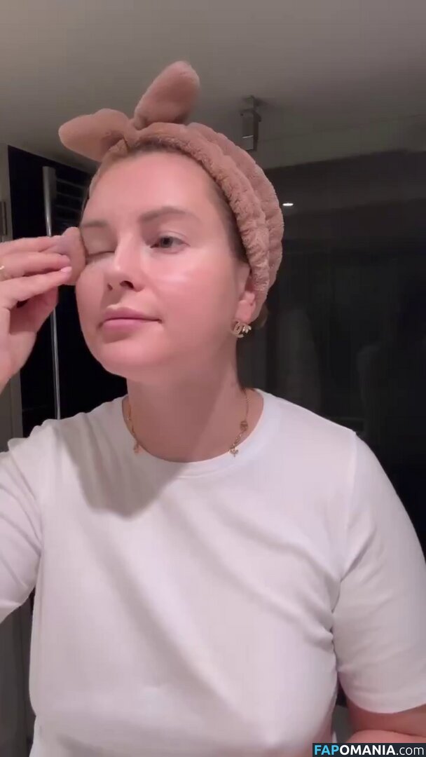 Maren Wolf / jellwolffree / marenwolf Nu OnlyFans  Photo fuitée #2175