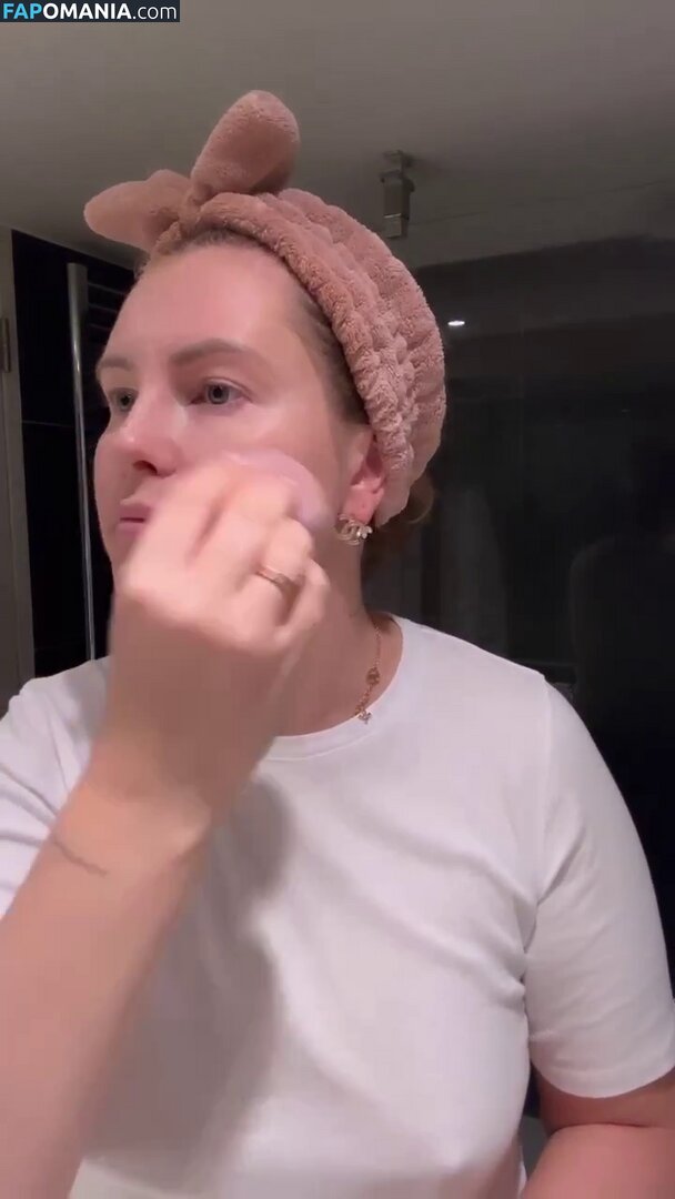 Maren Wolf / jellwolffree / marenwolf Nu OnlyFans  Photo fuitée #2176