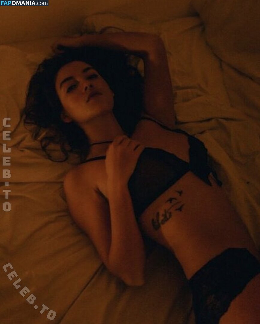 Marie Zoé / marieizoe Nu OnlyFans  Photo fuitée #1