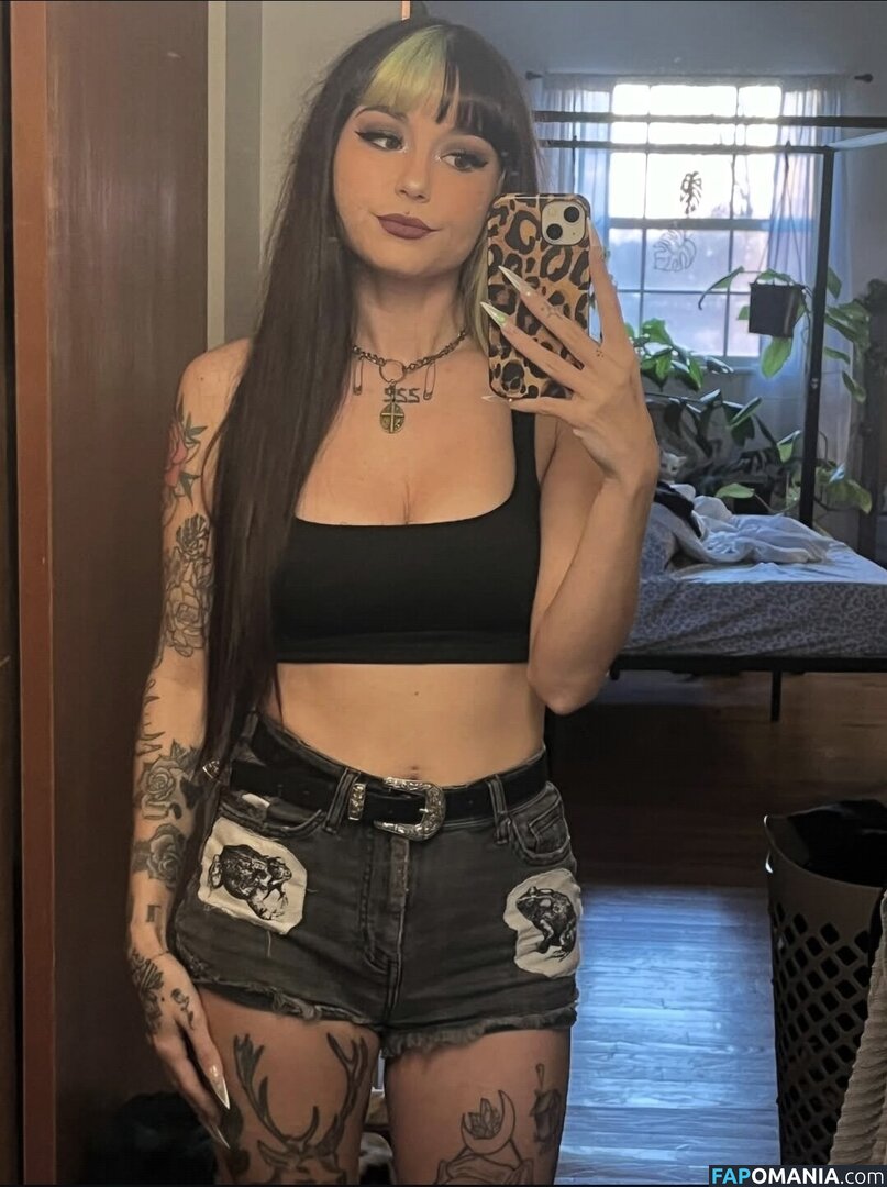 marijuanacigarette Nu OnlyFans  Photo fuitée #2