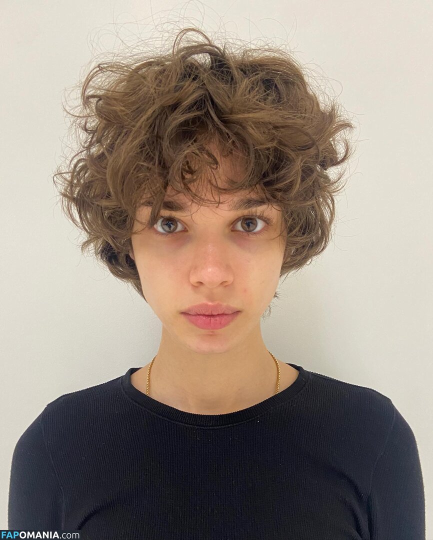 Mathilda Gvarliani / mathilda.gvarliani Nu OnlyFans  Photo fuitée #1