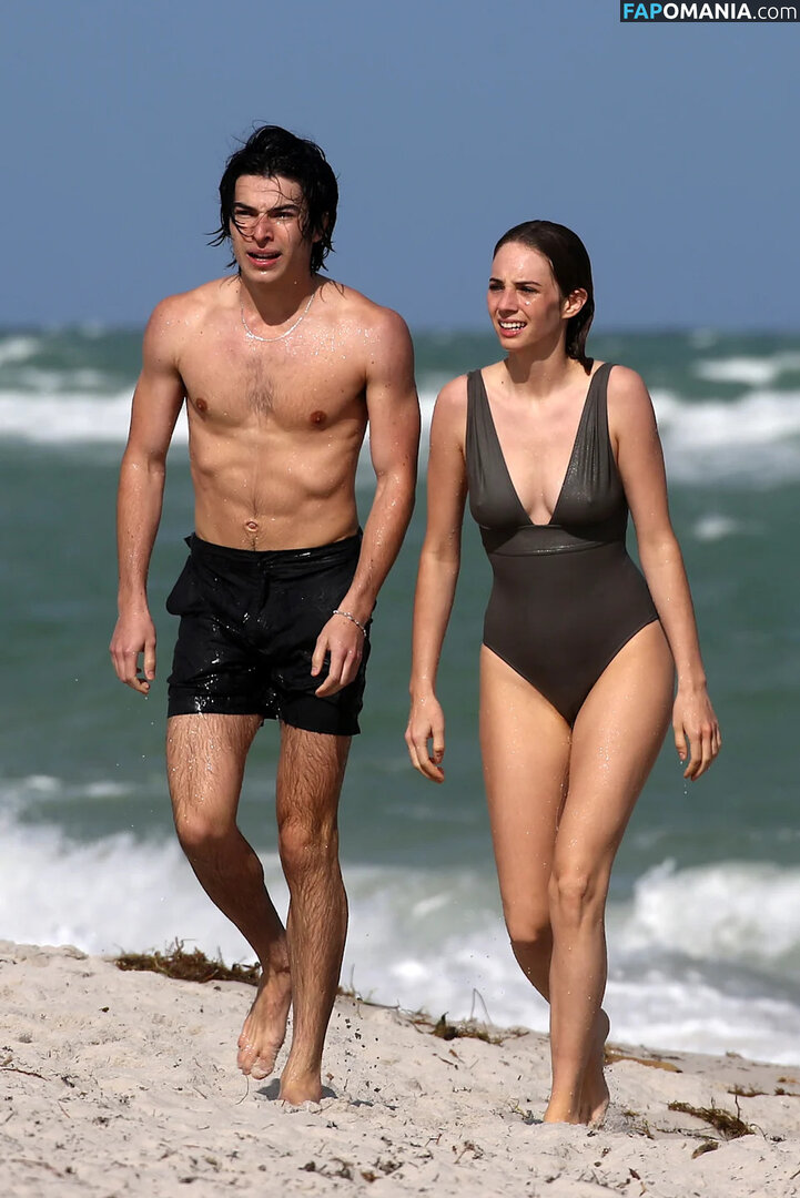 Maya Hawke / maya_hawke / neohawk2 Nu OnlyFans  Photo fuitée #456