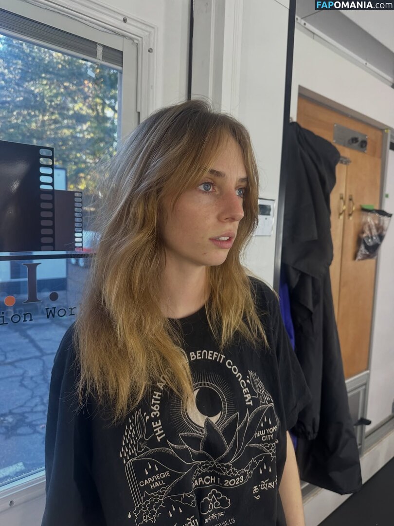 Maya Hawke / maya_hawke / neohawk2 Nu OnlyFans  Photo fuitée #478