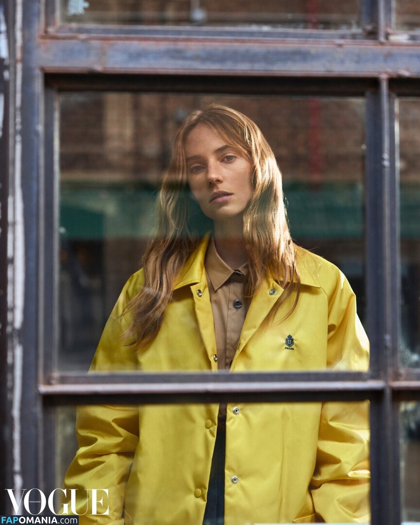 Maya Hawke / maya_hawke / neohawk2 Nu OnlyFans  Photo fuitée #483