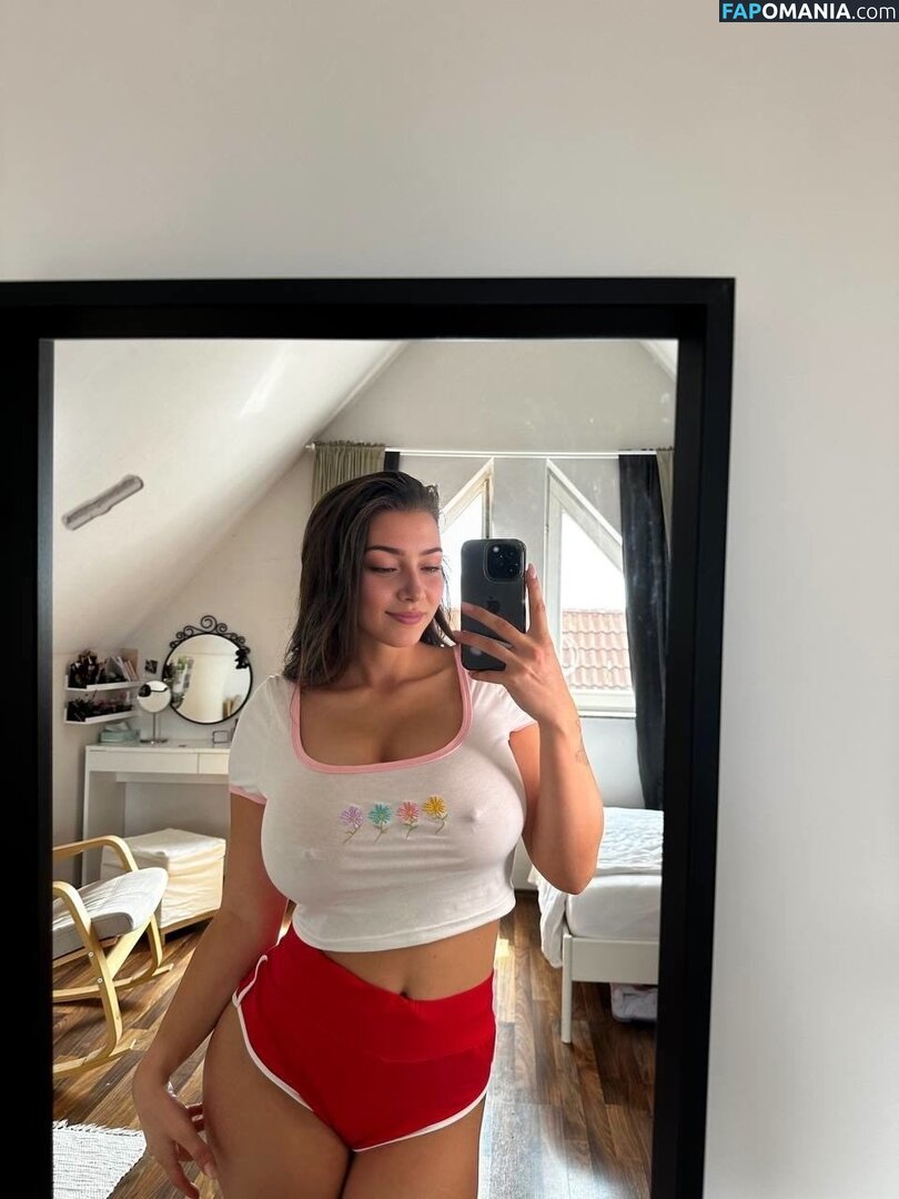 Maya Singer / Mayasinger19 / mayasinger / mayawithgcups Nu OnlyFans  Photo fuitée #28