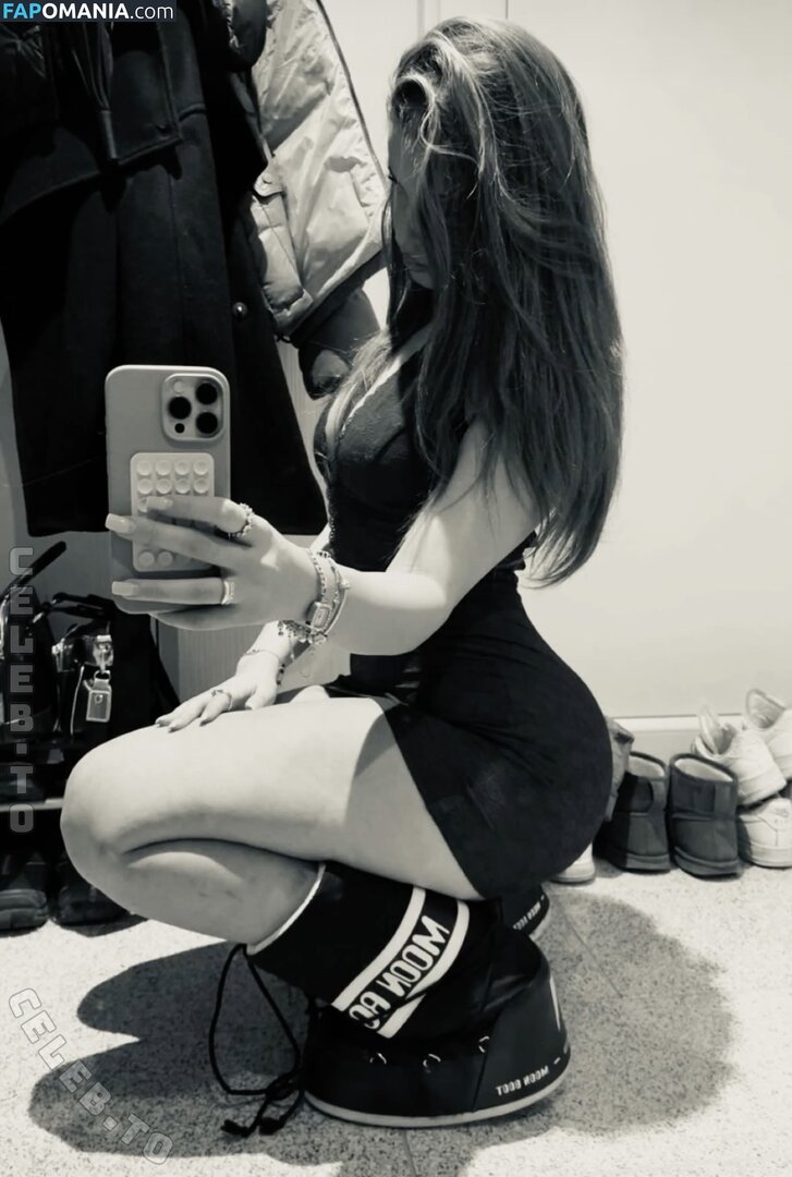 mayaa.zr / mayaa.zrr Nu OnlyFans  Photo fuitée #14