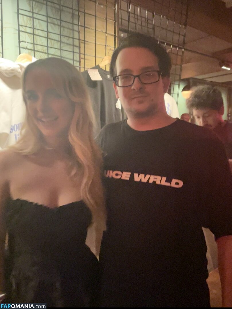 Mckenna Grace / mckennagrace / mckennagraceful Nu OnlyFans  Photo fuitée #43