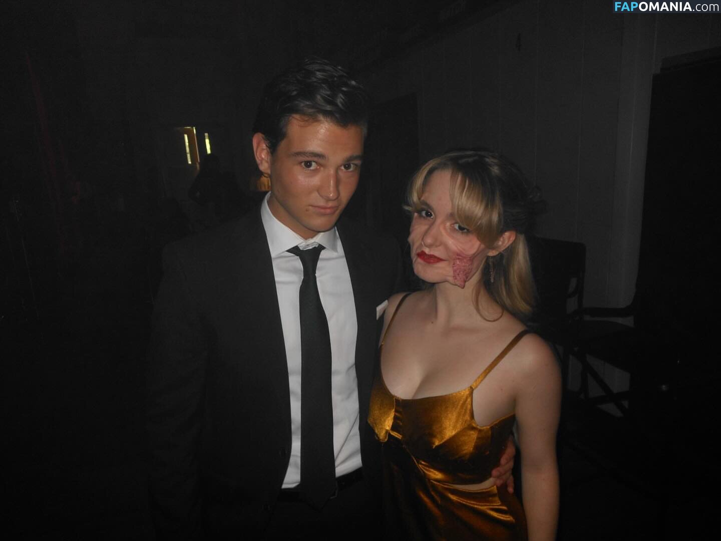 Mckenna Grace / mckennagrace / mckennagraceful Nu OnlyFans  Photo fuitée #189