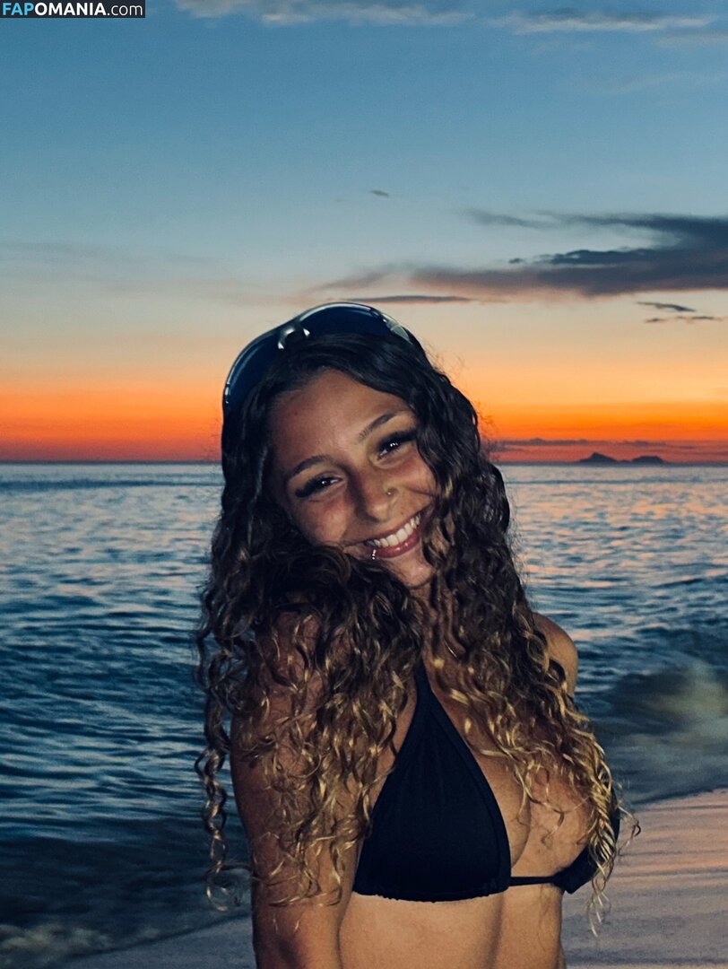 MD Julie / md.julieaft Nu OnlyFans  Photo fuitée #10