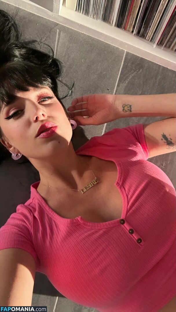 Desire (desire_musicofficial / Megan Louise / desire_musicofficial Nu OnlyFans  Photo fuitée #3
