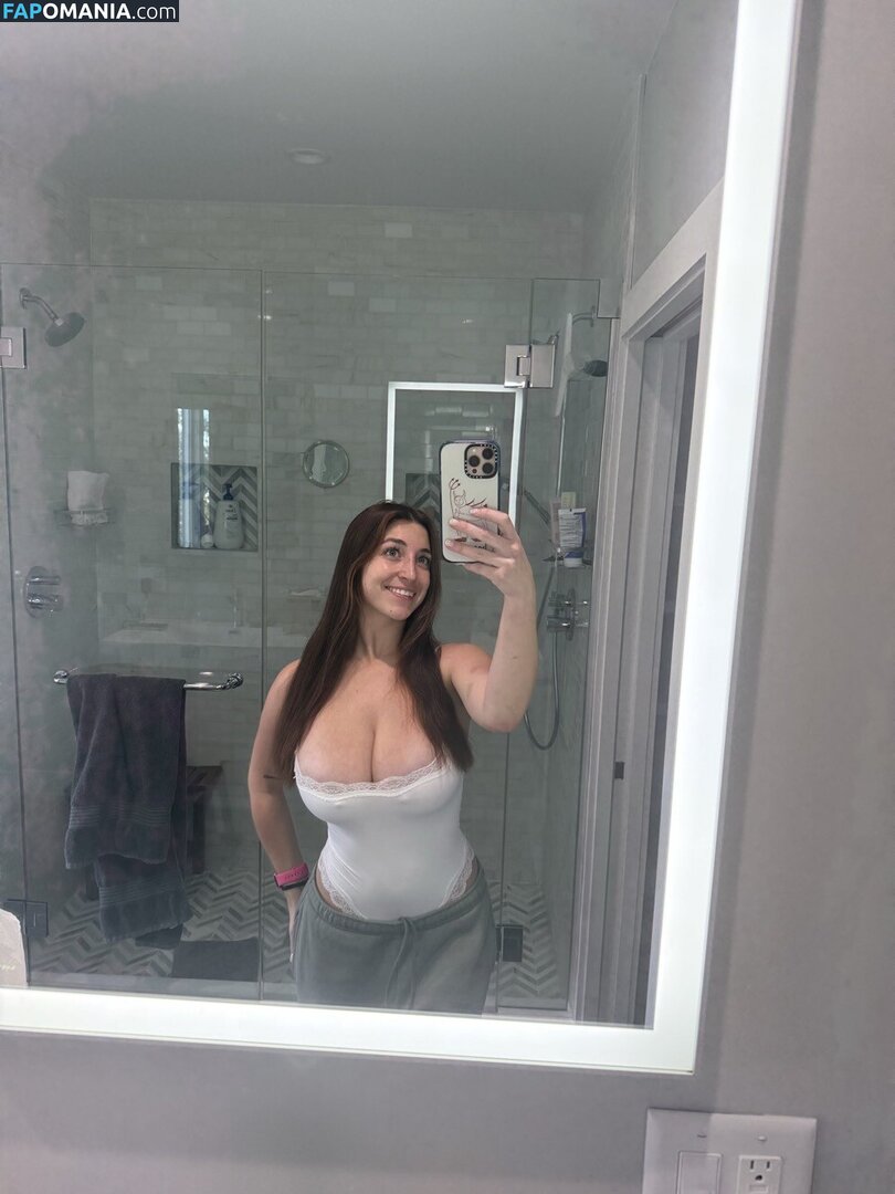 Megan McCarthy / megan.mariiiee Nu OnlyFans  Photo fuitée #38
