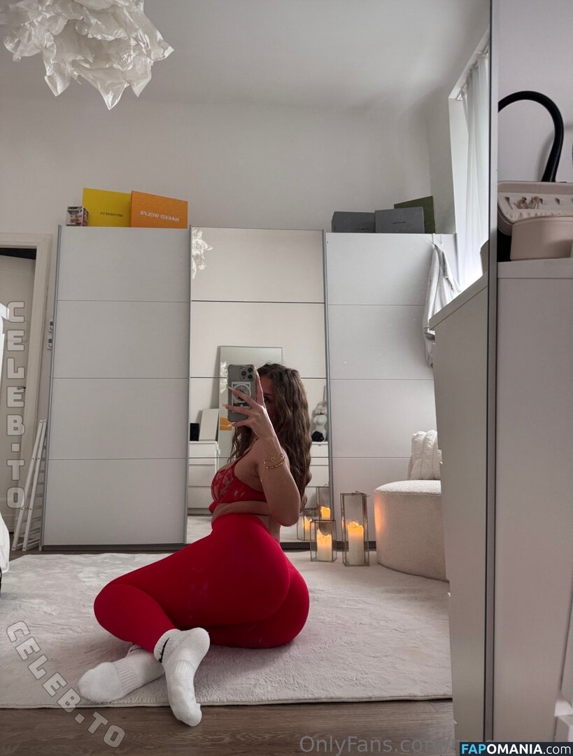Meggie Jolie / https: / iikimusi / yourDrream Nu OnlyFans  Photo fuitée #1